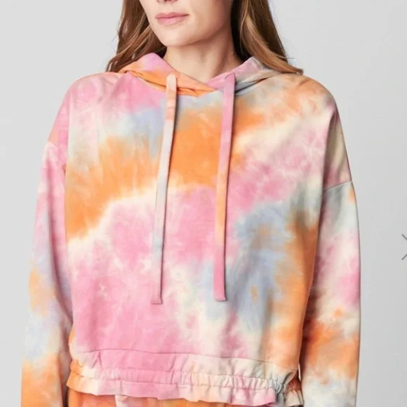 BlankNYC Sweet Spot sweatshirt and shorts - Picture 8 of 8